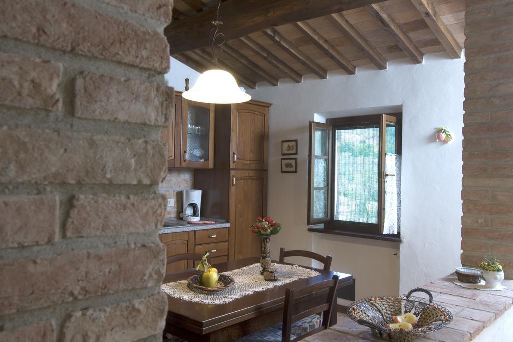 Casa Il Ponte Apartment Chianni Phòng bức ảnh