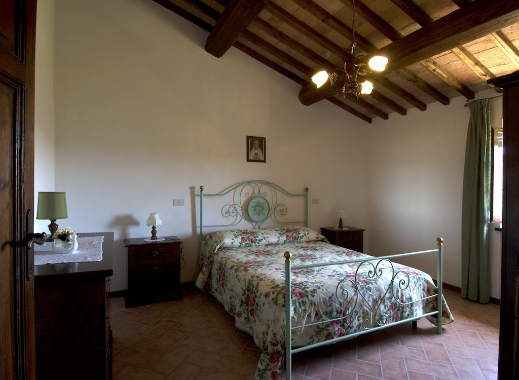 Casa Il Ponte Apartment Chianni Phòng bức ảnh